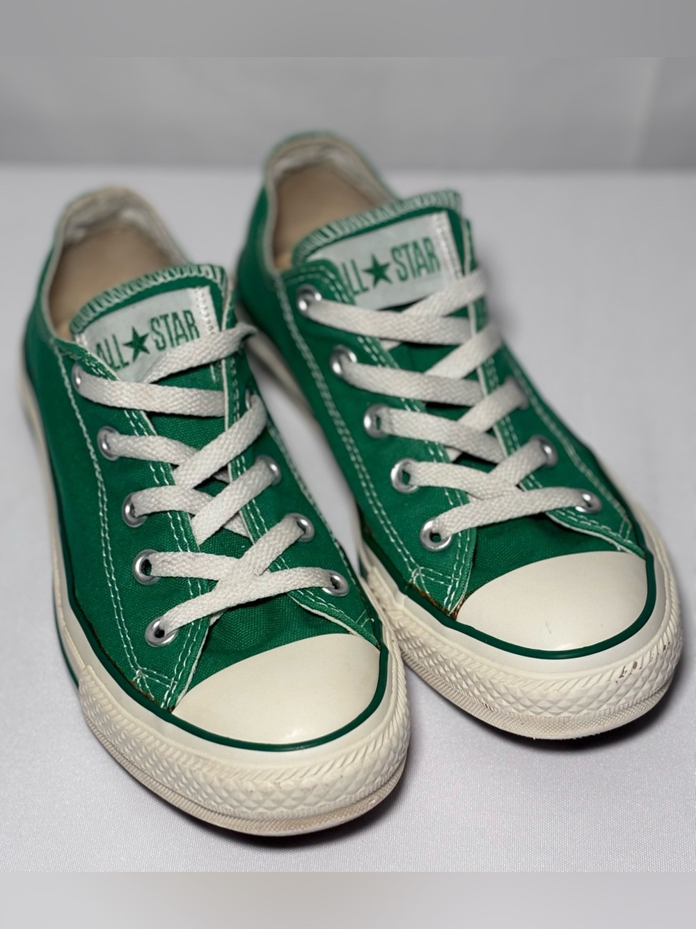 Converse Chuck Taylor All Star Low Top Green Sneakers Womens 6/ Men’s 4 UNISEX